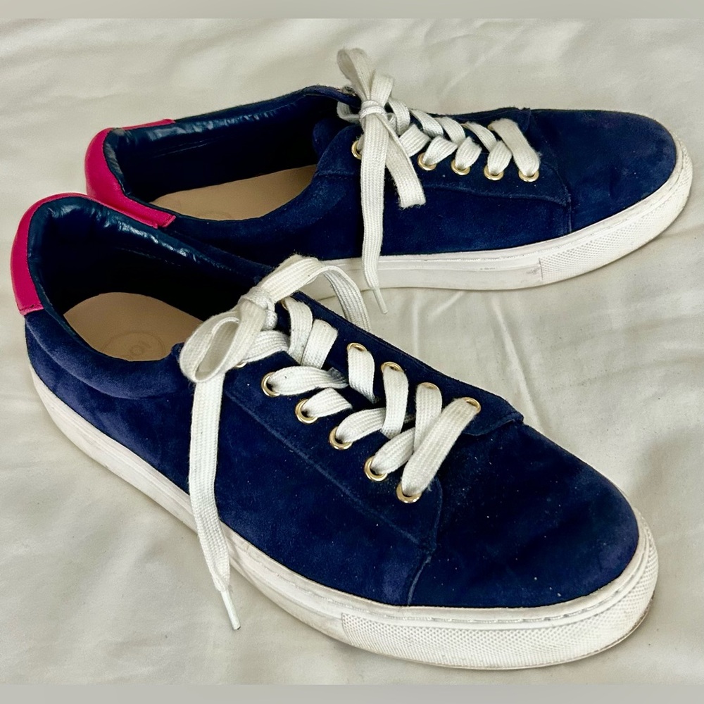 1901 Suede Navy Blue Sneakers with Pink Accent